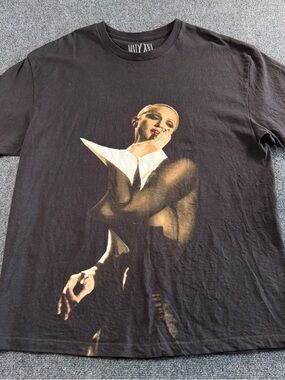Madonna T-Shirt Celebration Tour
Concert Official Merchandise
Adult XL Black